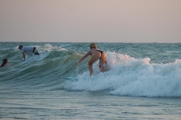 20220320 Surfing @ South Jetty