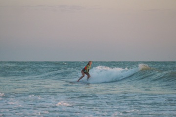 20220320 Surfing @ South Jetty