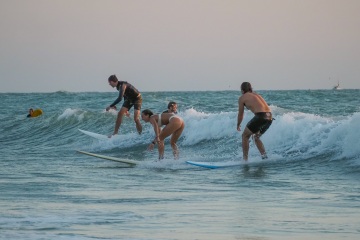 20220320 Surfing @ South Jetty
