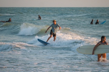 20220320 Surfing @ South Jetty