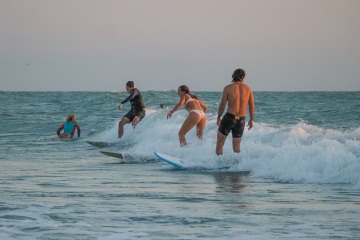 20220320 Surfing @ South Jetty