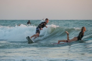 20220320 Surfing @ South Jetty