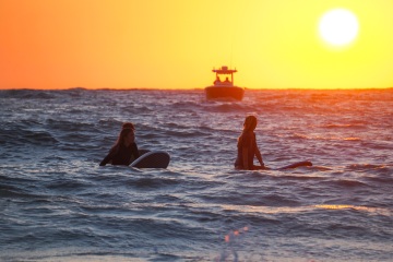 20220320 Surfing @ South Jetty