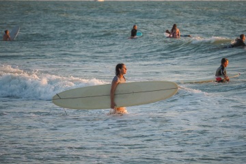 20220320 Surfing @ South Jetty