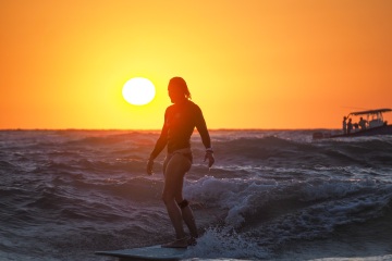 20220320 Surfing @ South Jetty