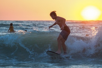 20220320 Surfing @ South Jetty