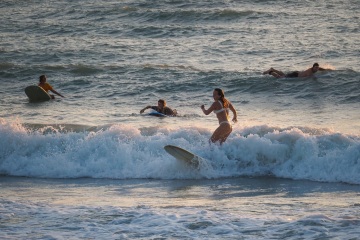 20220320 Surfing @ South Jetty