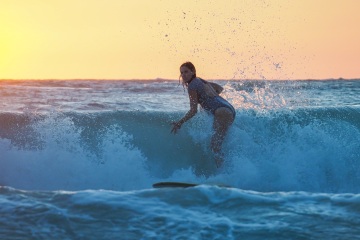 20220320 Surfing @ South Jetty