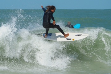 20220409 Moring Surf @ South Jetty