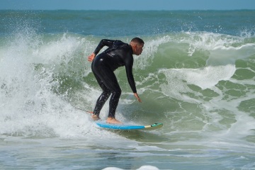 20220409 Moring Surf @ South Jetty