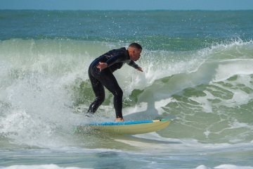 20220409 Moring Surf @ South Jetty