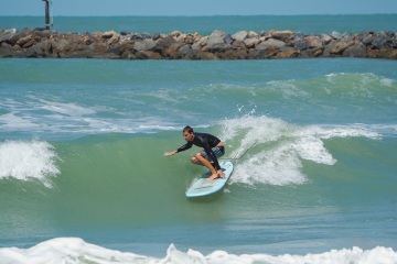 20220409 Moring Surf @ South Jetty