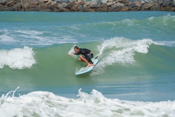 20220409 Moring Surf @ South Jetty