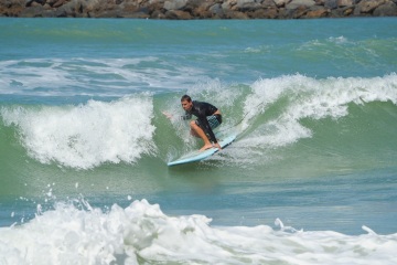 20220409 Moring Surf @ South Jetty