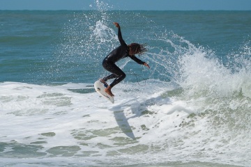 20220409 Moring Surf @ South Jetty