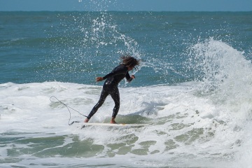 20220409 Moring Surf @ South Jetty