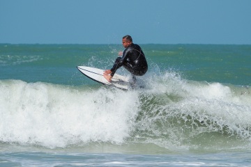 20220409 Moring Surf @ South Jetty