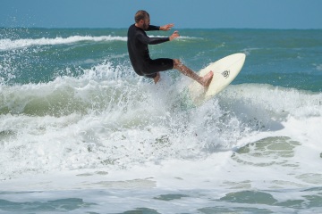 20220409 Moring Surf @ South Jetty