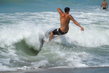 20220409 Moring Surf @ South Jetty