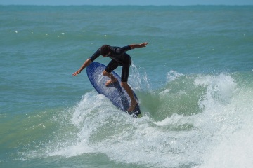 20220409 Moring Surf @ South Jetty