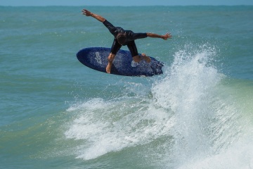 20220409 Moring Surf @ South Jetty