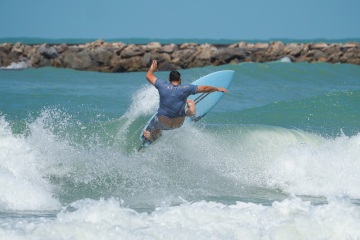 20220409 Moring Surf @ South Jetty