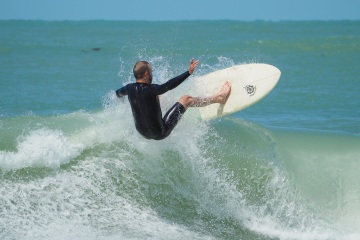 20220409 Moring Surf @ South Jetty