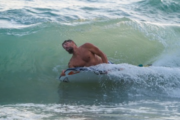 20220612-sunset-surfing-south-jetty