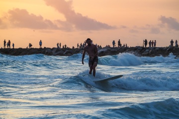 20220612-sunset-surfing-south-jetty