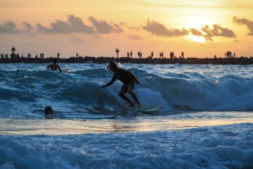 20220612-sunset-surfing-south-jetty