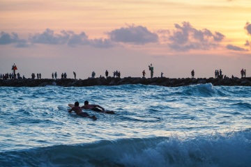 20220612-sunset-surfing-south-jetty