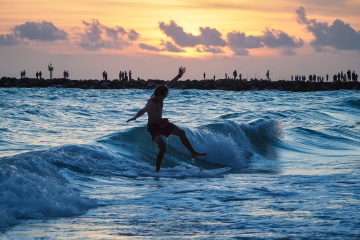 20220612-sunset-surfing-south-jetty