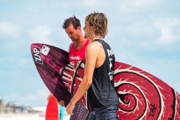 20220821-vilano-skim-comp