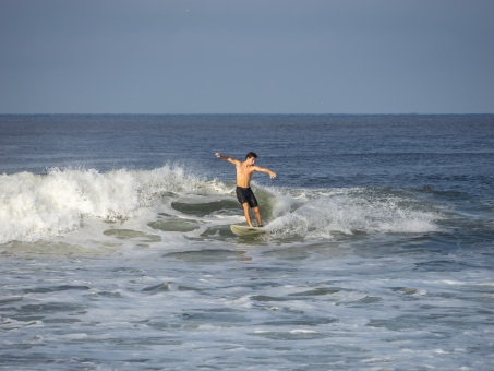 20240912-Surfing-North-Jetty