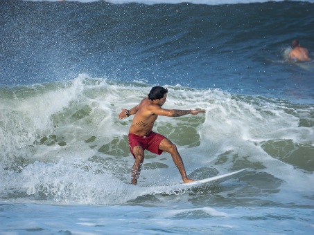 20240912-Surfing-North-Jetty