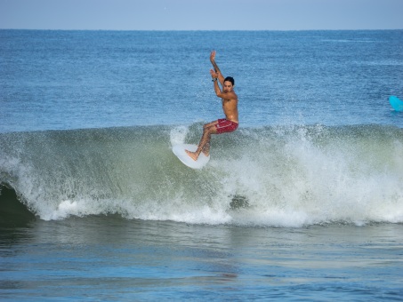 20240912-Surfing-North-Jetty