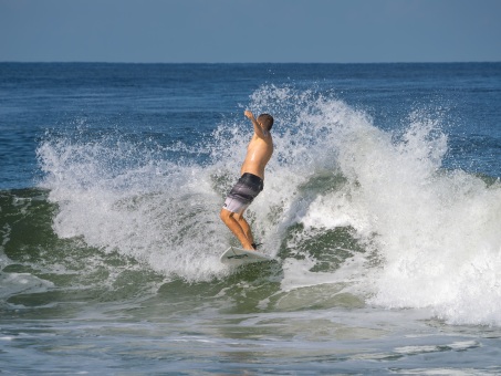 20240912-Surfing-North-Jetty