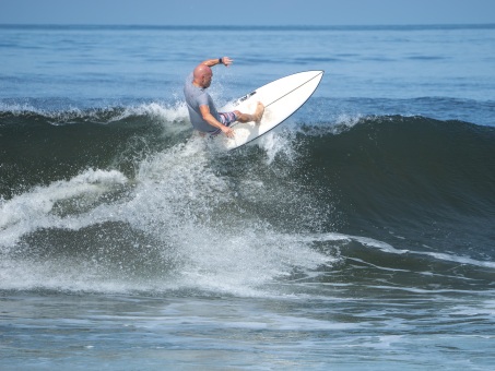 20240912-Surfing-North-Jetty