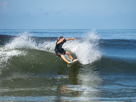 20240912-Surfing-North-Jetty