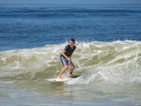 20240912-Surfing-North-Jetty