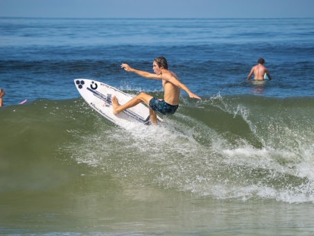 20240912-Surfing-North-Jetty