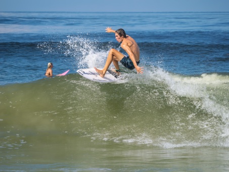 20240912-Surfing-North-Jetty