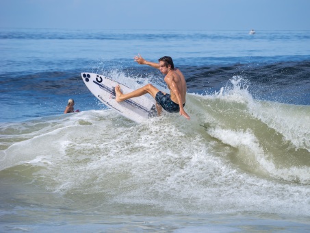 20240912-Surfing-North-Jetty