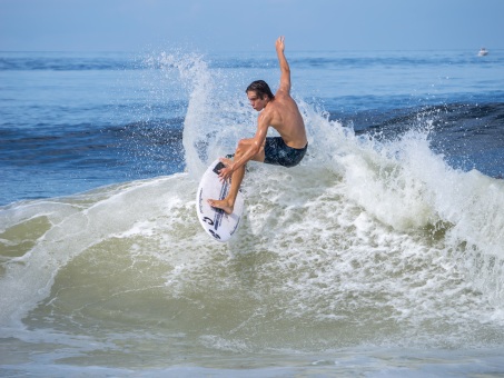 20240912-Surfing-North-Jetty