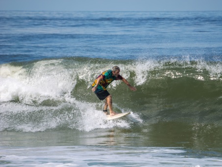 20240912-Surfing-North-Jetty