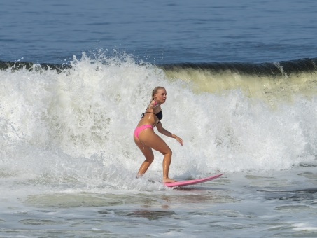 20240912-Surfing-North-Jetty