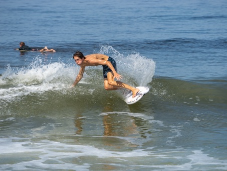 20240912-Surfing-North-Jetty