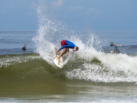 20240912-Surfing-North-Jetty