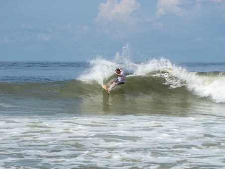 20240912-Surfing-North-Jetty