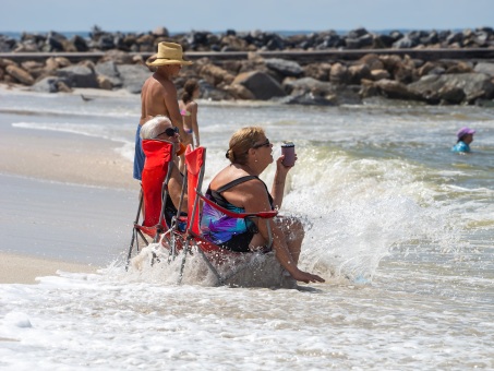 20240912-Surfing-North-Jetty